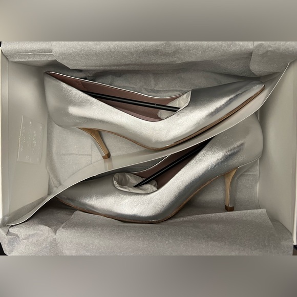 Diane Von Furstenberg Meina Silver Pumps - Picture 2 of 11